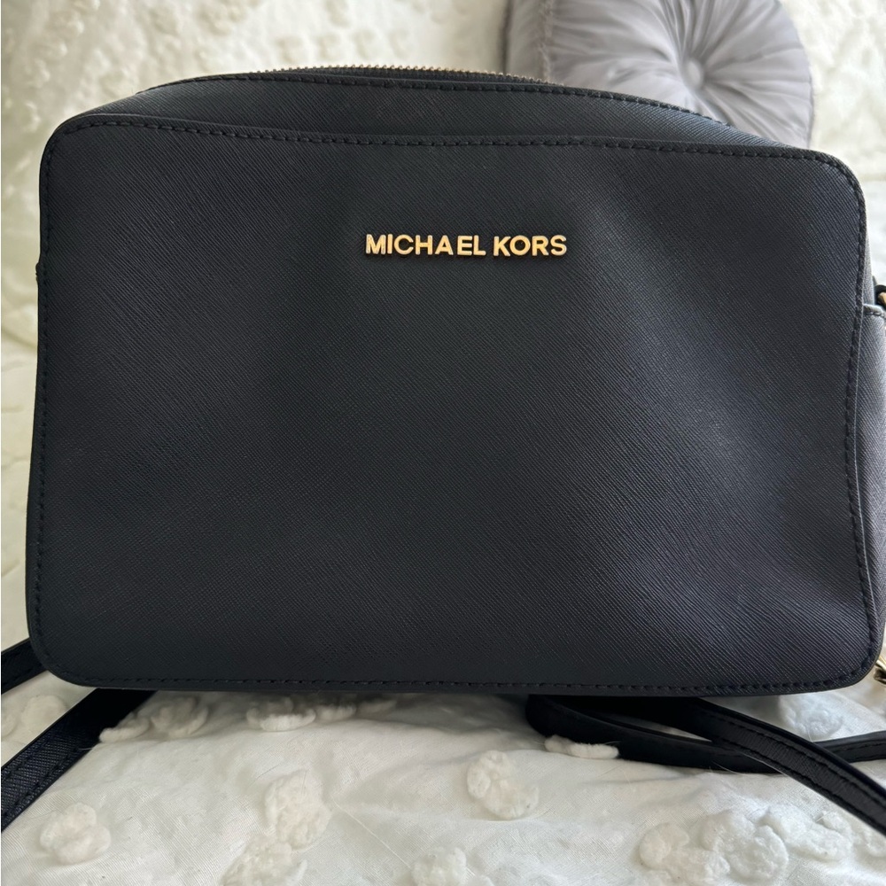 Excellent condition!!! Michael Kors Crossbody Bag